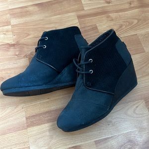 Toms Desert Wedge Booties - Shimmer, Black